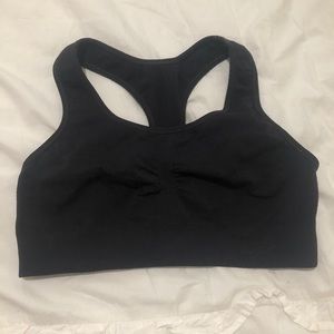 black sports bra